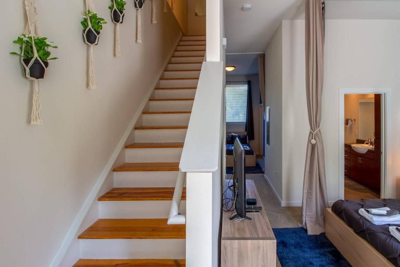 Trifecta Spacious & Beautiful Wifi Superhost Charlotte Exterior photo